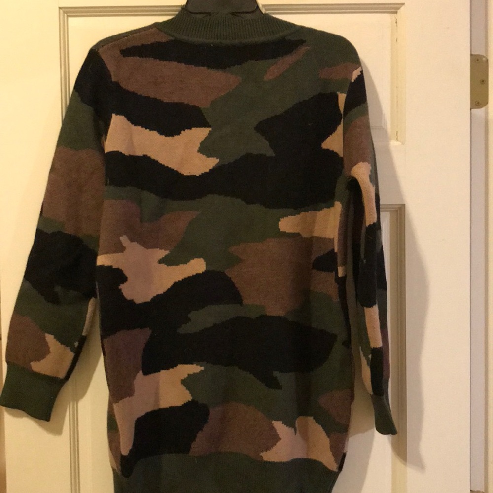 Sweater - Picture 3 of 4